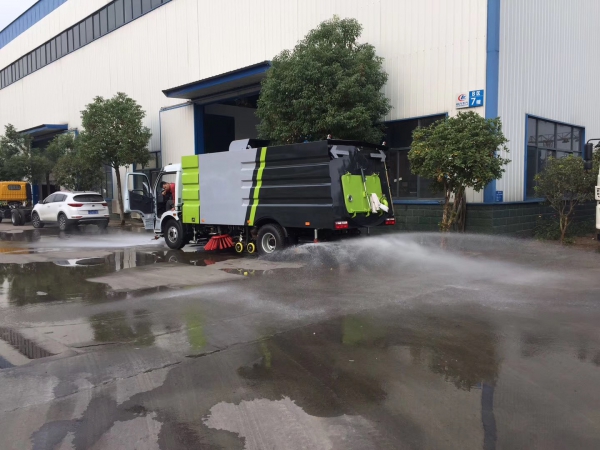 東風大多利卡洗掃車4方塵箱.5方水箱 東風大多利卡洗掃車4方塵箱.5方水箱