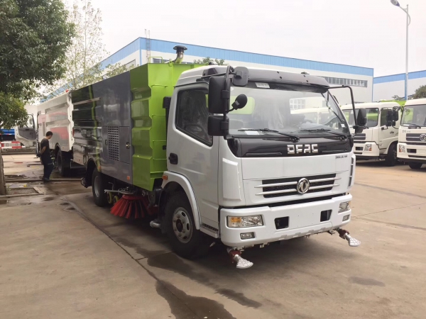 東風大多利卡洗掃車4方塵箱.5方水箱 東風大多利卡洗掃車4方塵箱.5方水箱