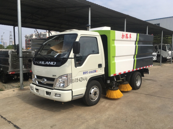 福田小卡時代掃路車3方塵箱/1.54方水 福田小卡時代掃路車3方塵箱/1.54方水