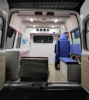 程力威牌CLW5042XJHCD6型救護(hù)車 程力威牌CLW5042XJHCD6型救護(hù)車